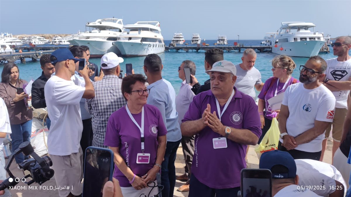 حملة نظافة الشواطئ بشرم الشيخ 