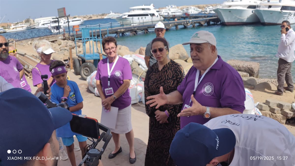 حملة نظافة الشواطئ بشرم الشيخ 