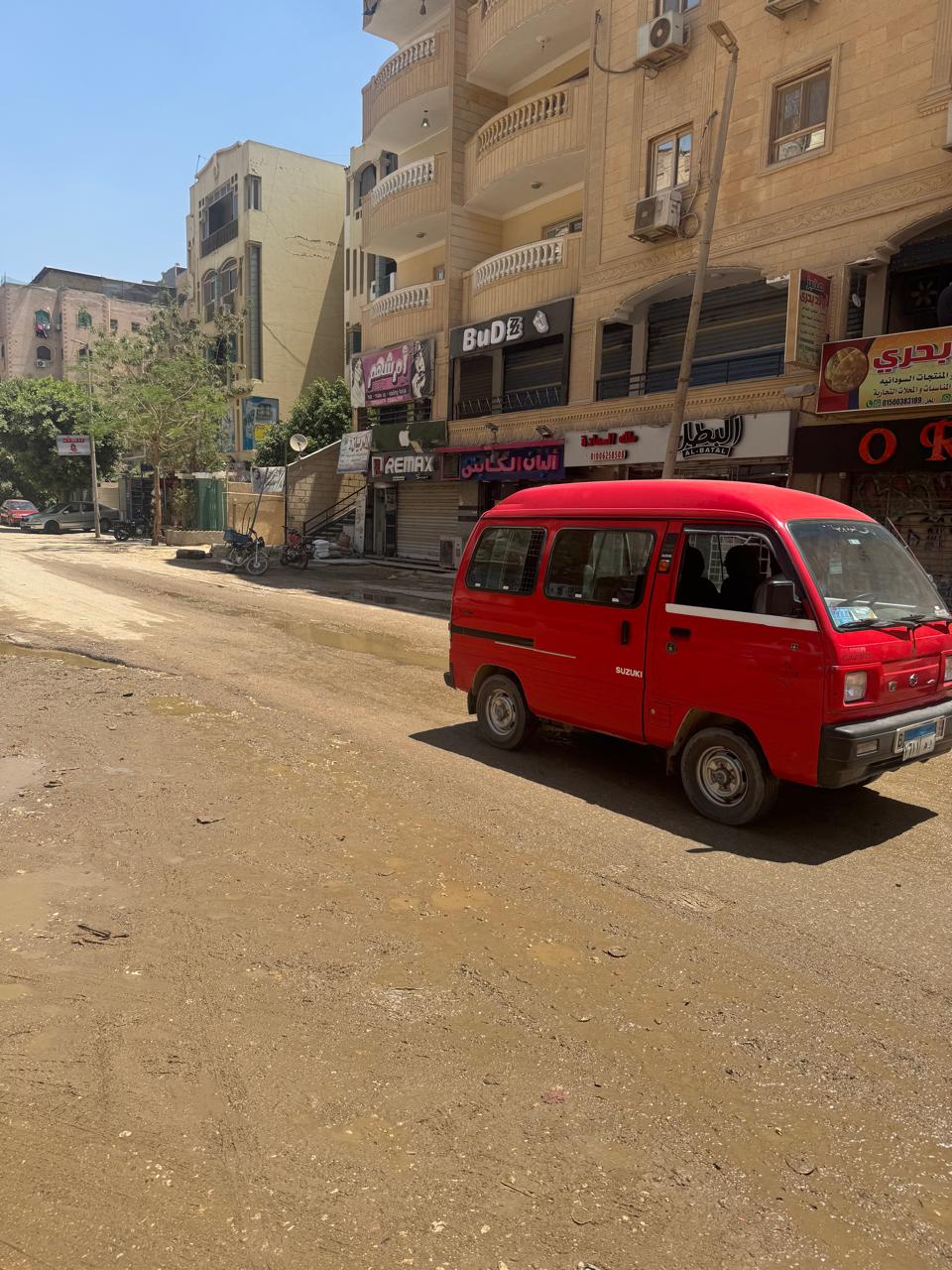 إصلاح كسر مفاجئ بخط مياه بمنطقة «د» بهضبة الأهرام