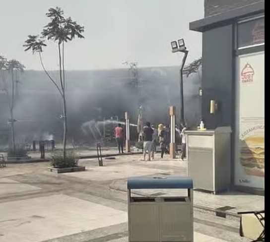 السيطرة على حريق كافيه وصلة دهشور