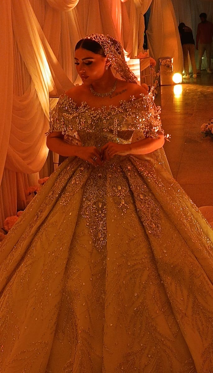 اللحظات الأولى من حفل زفاف المطرب مسلم وزوجته يارا