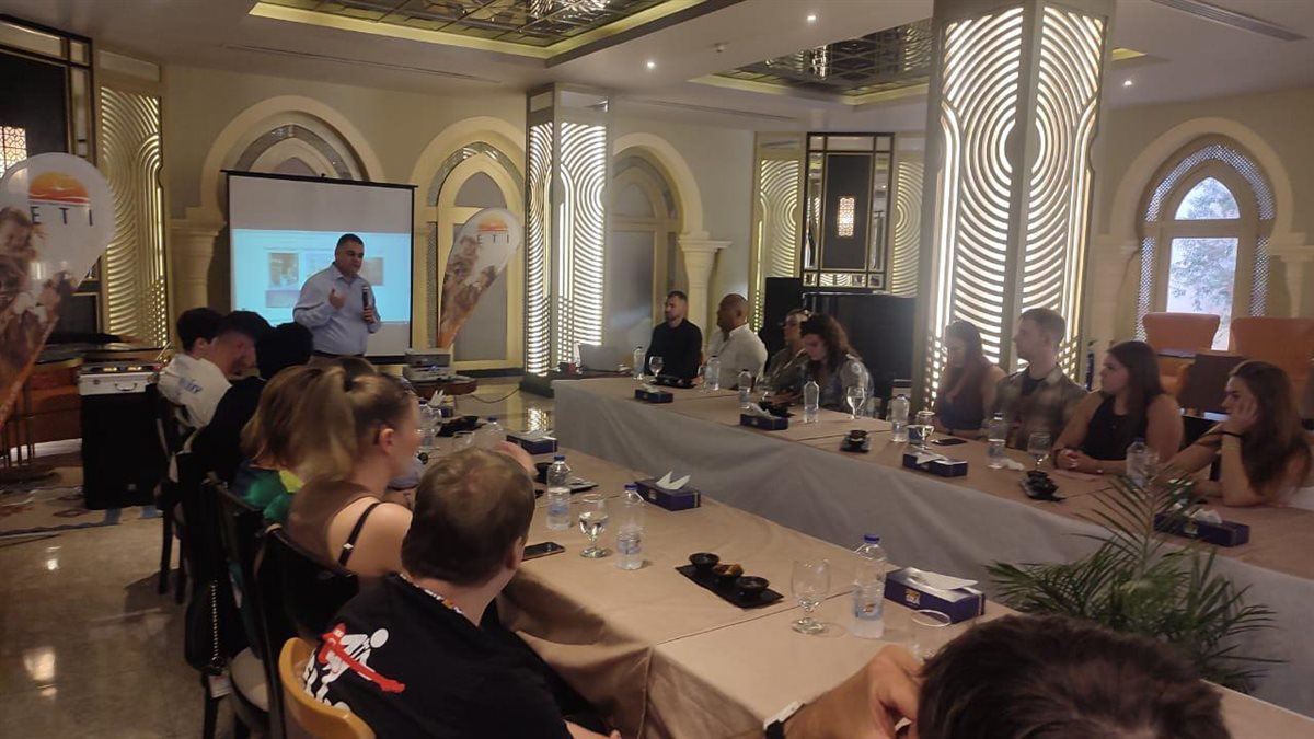 لسياحة تنظم رحلات تعريفية لشركات السياحة