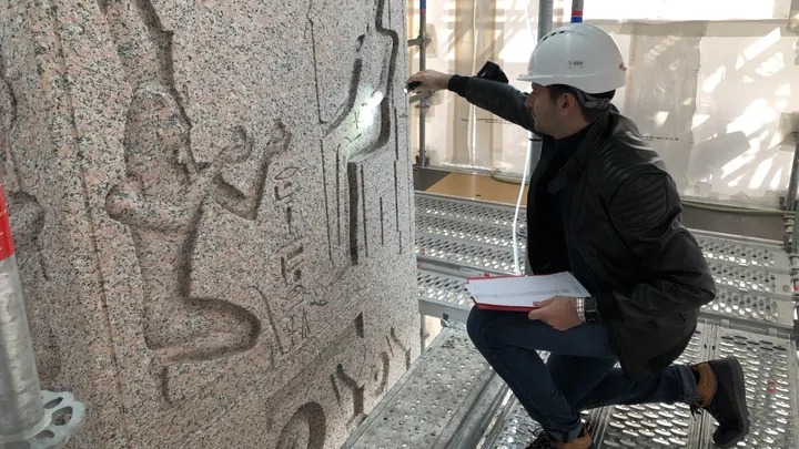 مسلة مصرية بباريس 