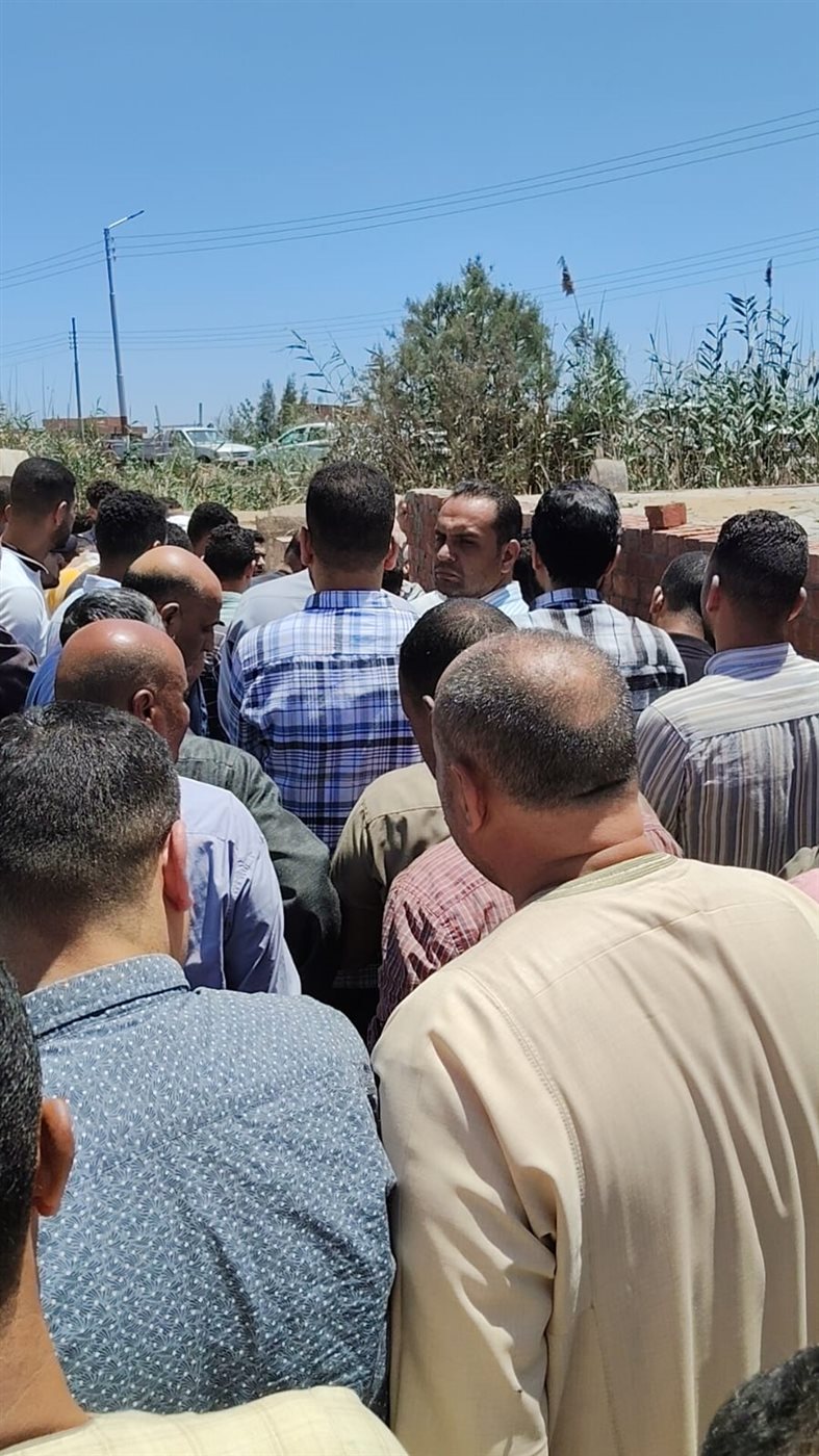 لحظة تشيع الجثمان بكفر الشيخ 