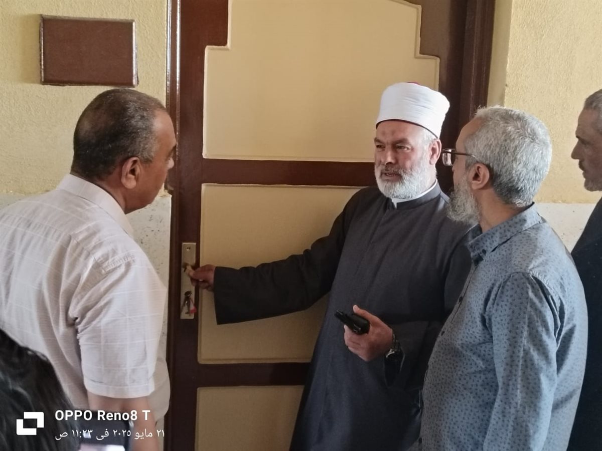  رئيس منطقة سوهاج الأزهرية يشهد استلام معهد الرقاقنة الإعدادي الثانوي| صور