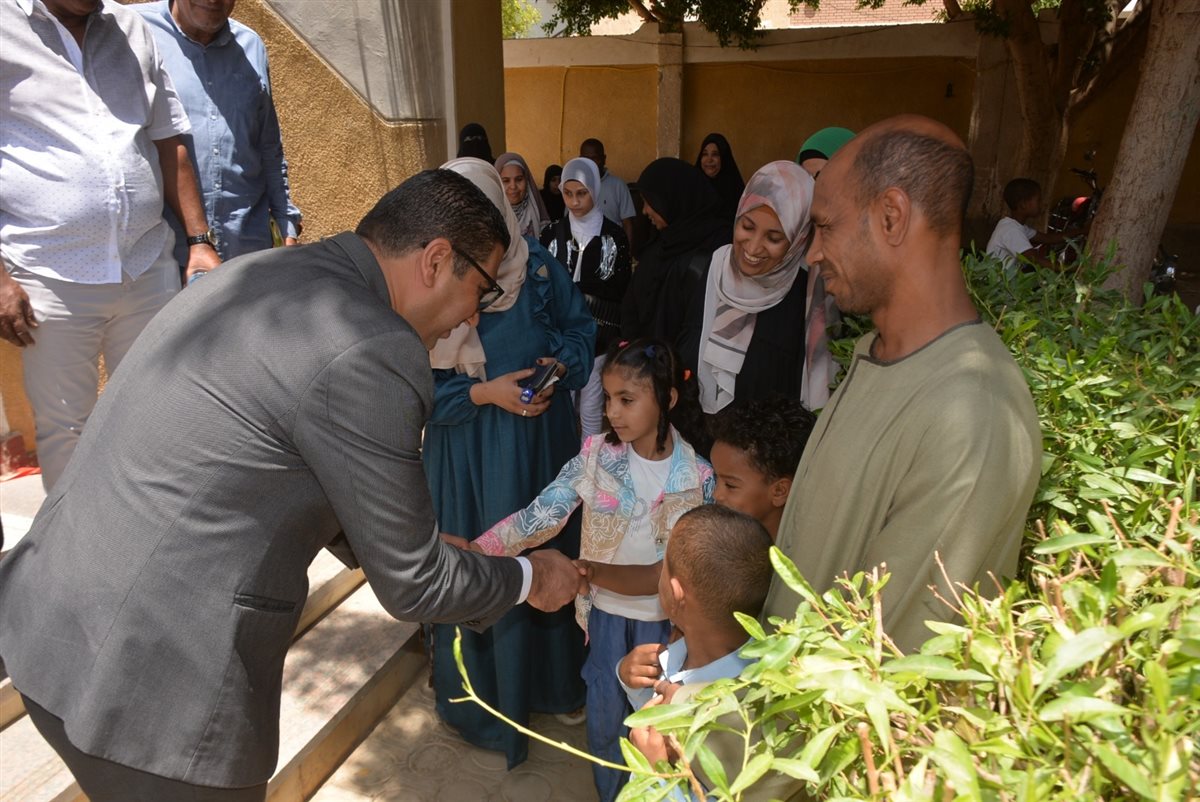 الدكتور هشام ابو زيد نائب محافظ الأقصر 