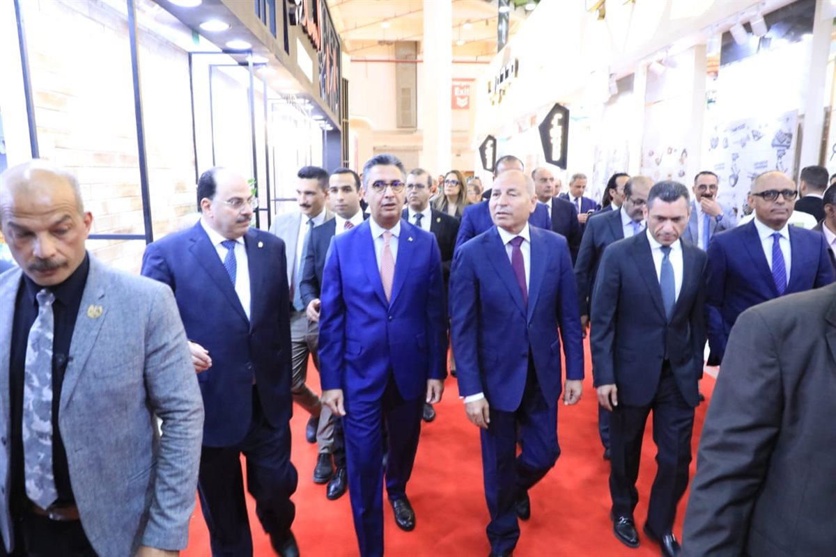 وزير التموين ومحافظ القاهرة يفتتحان معرض سيراميكا ماركت لتجيهزات المنزل