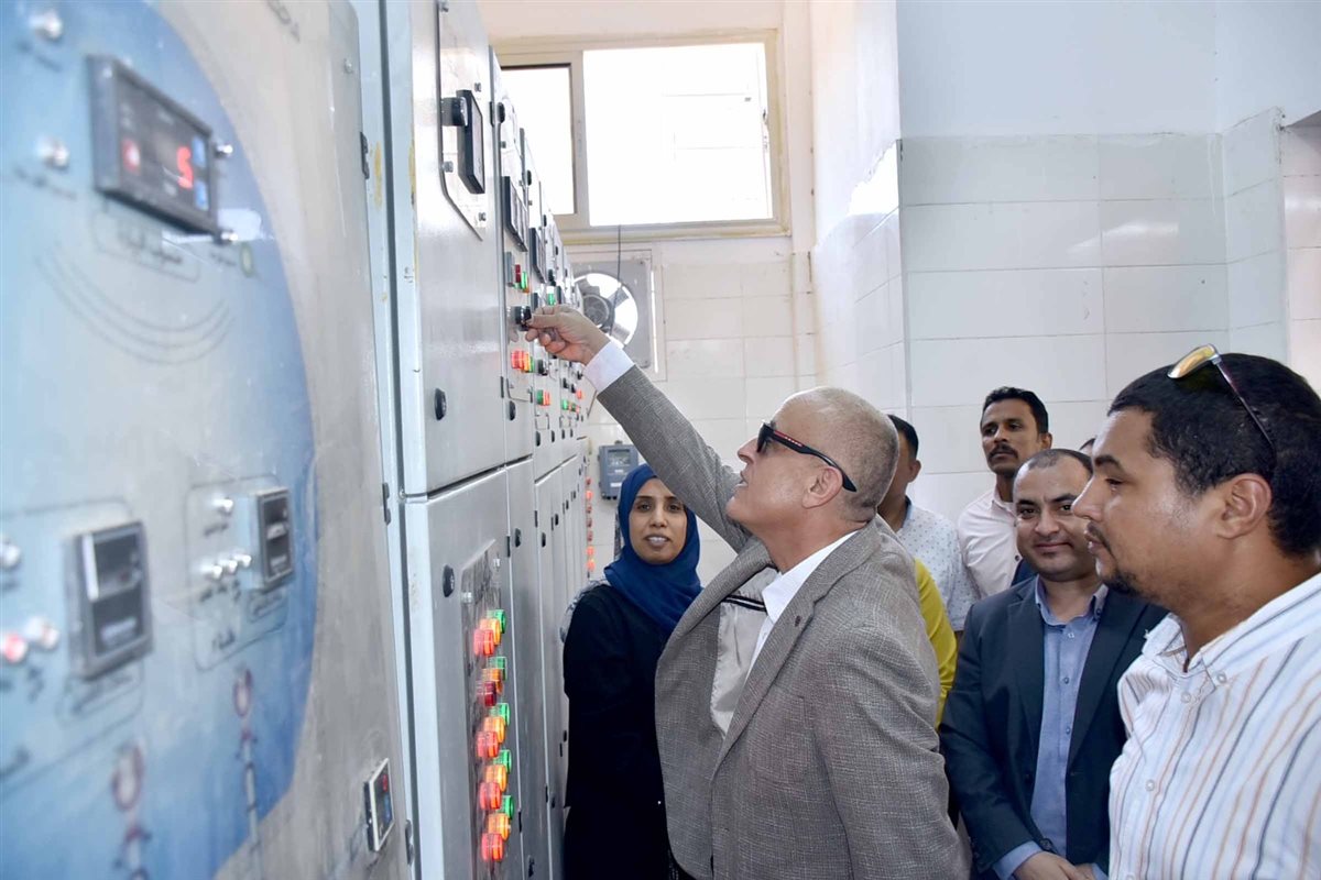 محافظ الأقصر وافتتاح محطات صرف صحي 