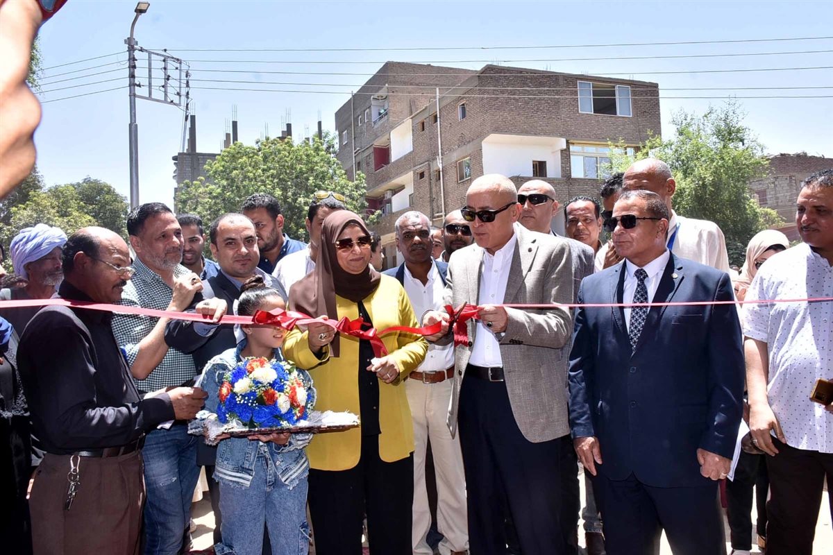 محافظ الأقصر وافتتاح محطات صرف صحي 