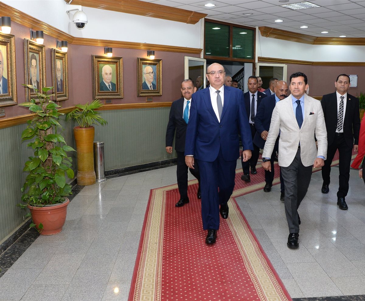 وزير الشباب والرياضة يزور جامعة المنصورة 