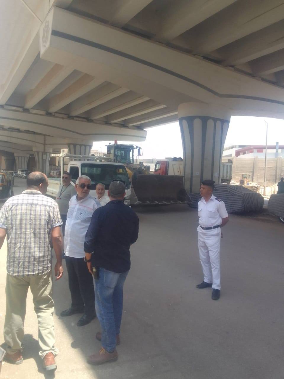 رئيس حي شرق مدينة نصر: استمرار حملات إزالة التعديات والمخالفات بمدينة الأمل