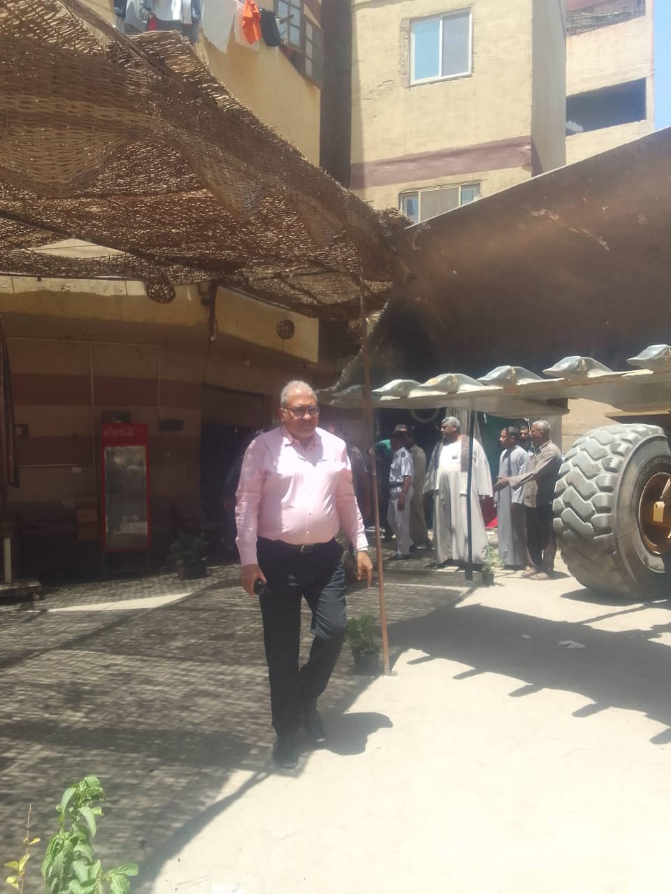 رئيس حي شرق مدينة نصر: استمرار حملات إزالة التعديات والمخالفات بمدينة الأمل