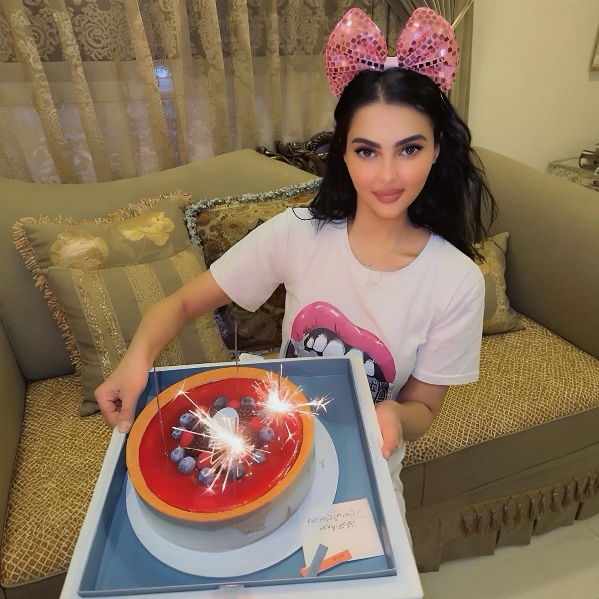 رومي القحطاني بدون مكياج