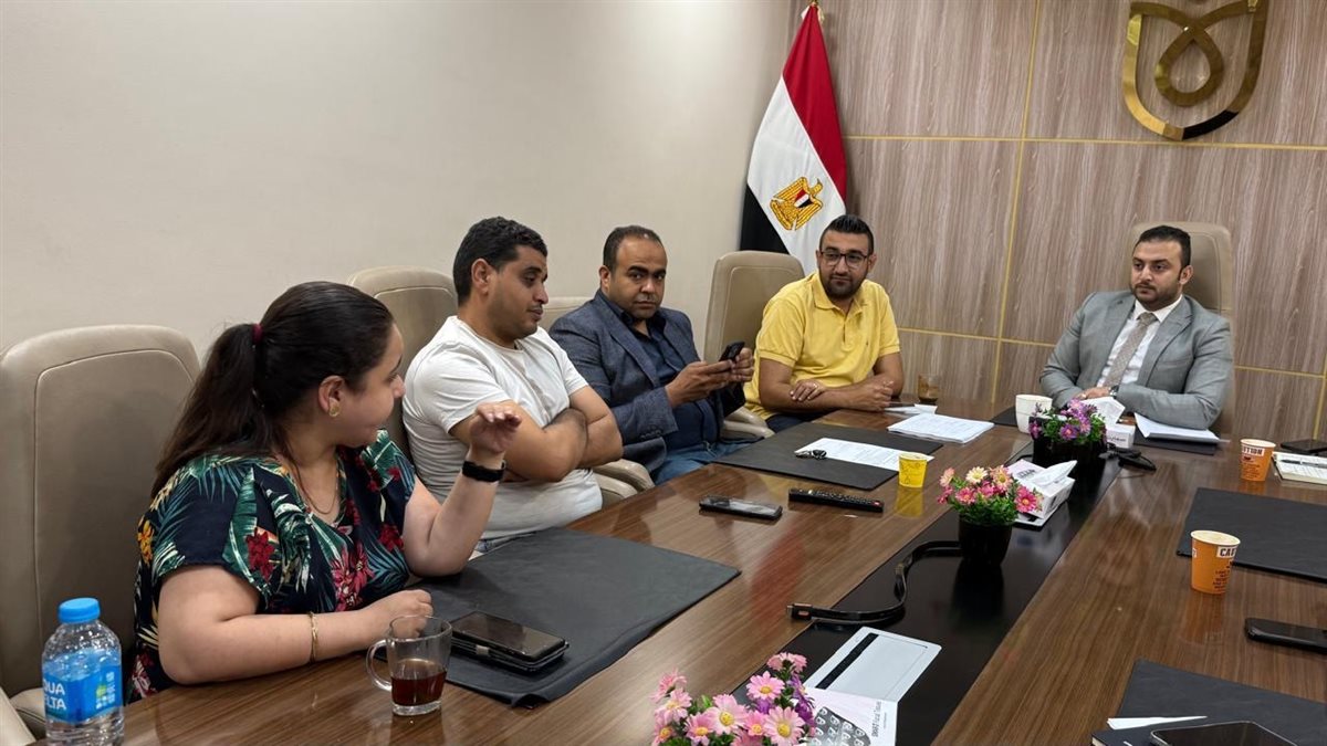 اجتماع هيئة الرعاية الصحية لبحث توفر الدواء بالأقصر