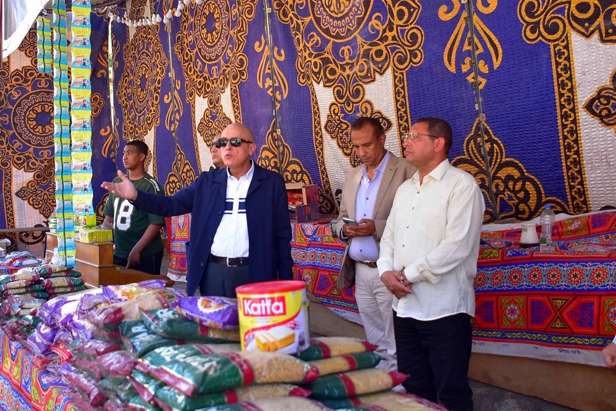 محافظ الأقصر وجولة ميدانية فى شوارع المدينة