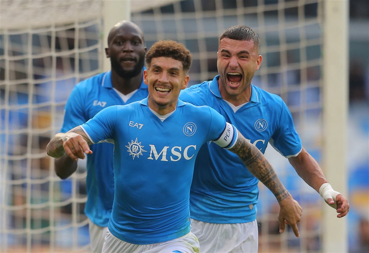 &nbsp;القنوات الناقلة لمشاهدة بث مباشر مباراة نابولي وكالياري اليوم