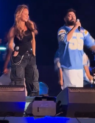 نيللي كريم مفاجأة حفل تامر حسني  في ريد بول جوك بوكس