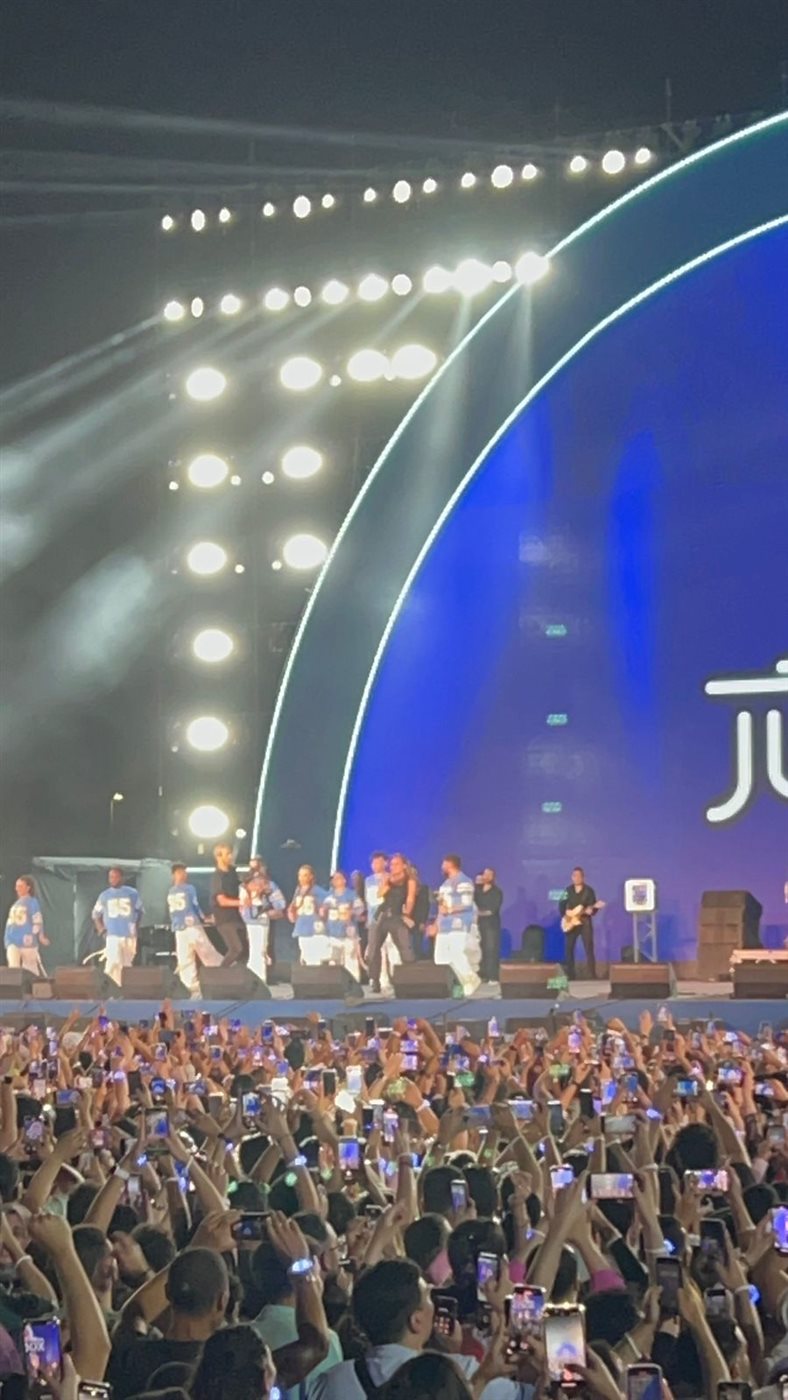 نيللي كريم مفاجأة حفل تامر حسني  في ريد بول جوك بوكس