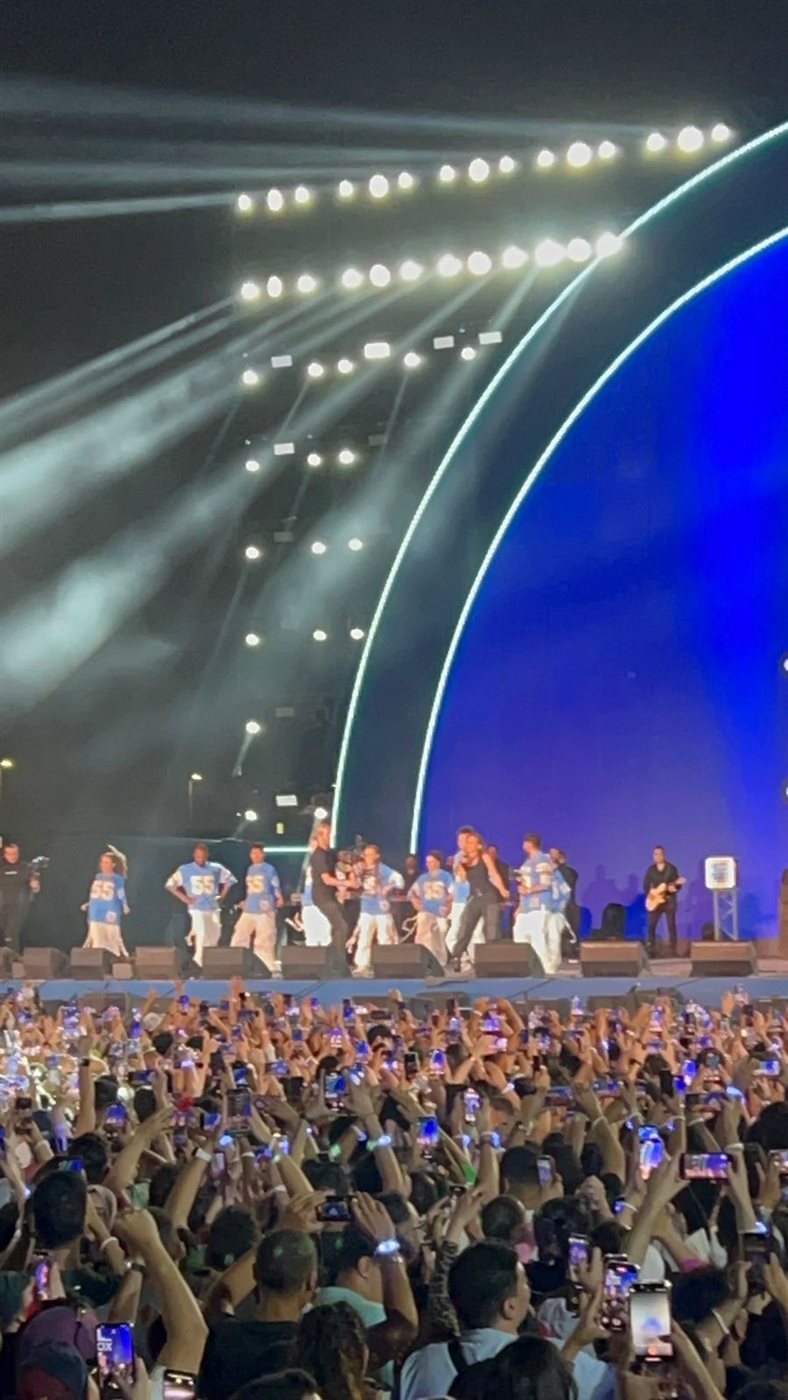 نيللي كريم مفاجأة حفل تامر حسني  في ريد بول جوك بوكس