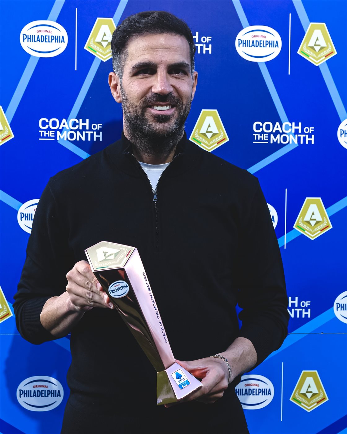 سيسك فابريجاس المدير الفني لفريق كومو الإيطالي