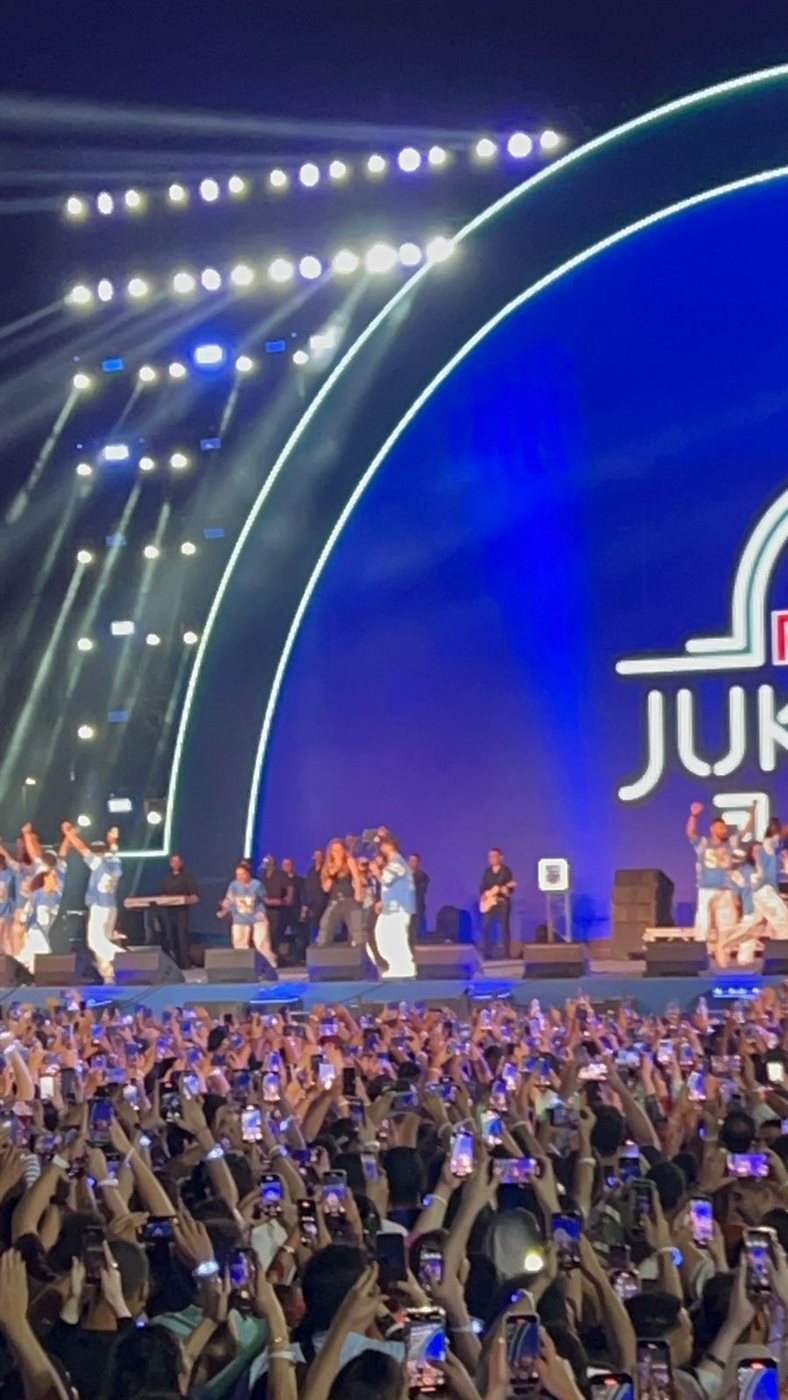 نيللي كريم مفاجأة حفل تامر حسني في القاهرة الجديدة