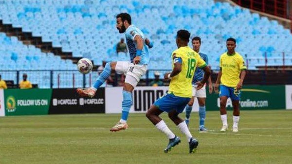 بيراميدز وصن داونز