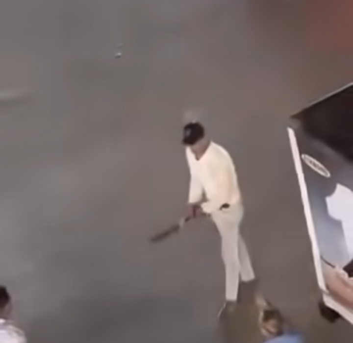 الأمن يفحص فيديو مشاجرة بالأسلحة البيضاء في شوارع مطروح