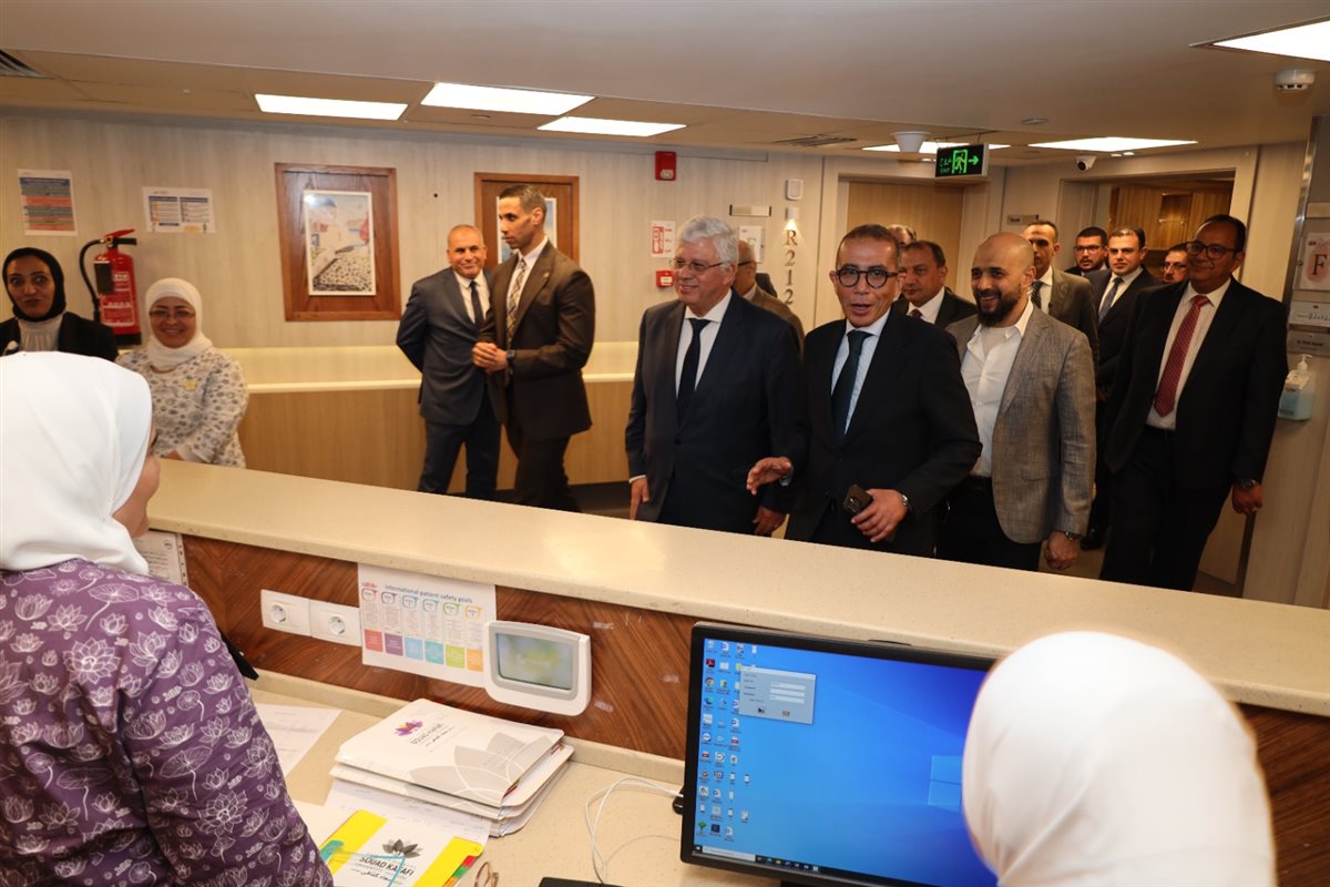 وزير التعليم العالي يتفقد مستشفى سعاد كفافي الجامعي