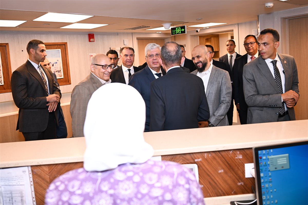 وزير التعليم العالي يتفقد مستشفى سعاد كفافي الجامعي