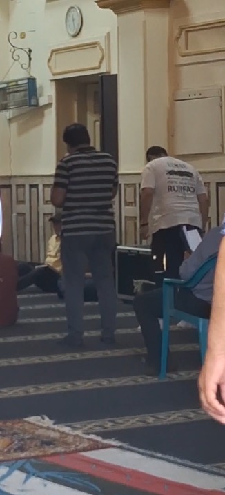 وصول جثمان والد المؤلف إياد صالح لمسجد مصطفى محمود استعدادًا لصلاة الجنازة