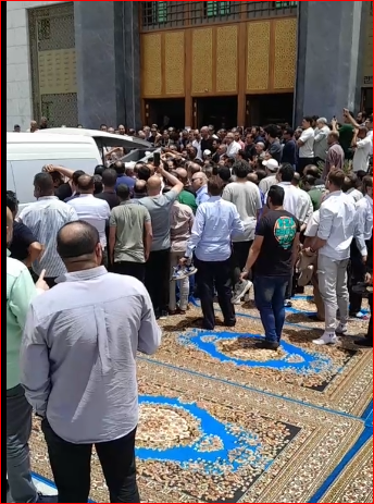 تشييع جثمان حفيد نوال الدجوي من مسجد جامعة MSA استعدادا لدفنه بمقابر العائلة