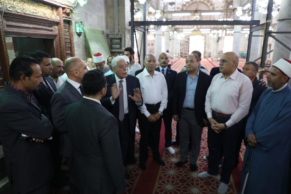  محافظ القاهرة ومستشار رئيس الجمهورية يتفقدان مسجد السلطان أبو العلا