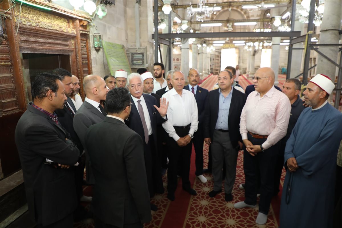 محافظ القاهرة ومستشار رئيس الجمهورية يتفقدان مسجد السلطان أبو العلا