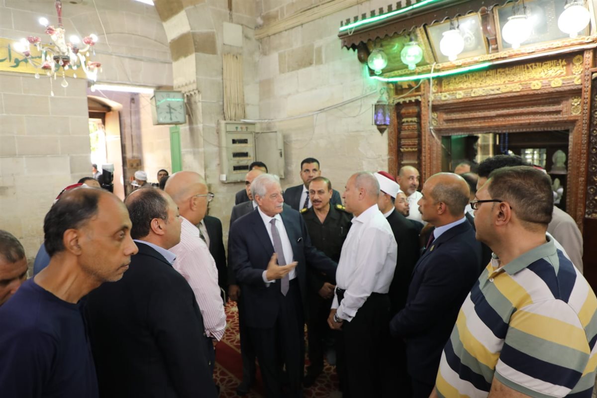  محافظ القاهرة ومستشار رئيس الجمهورية يتفقدان مسجد السلطان أبو العلا