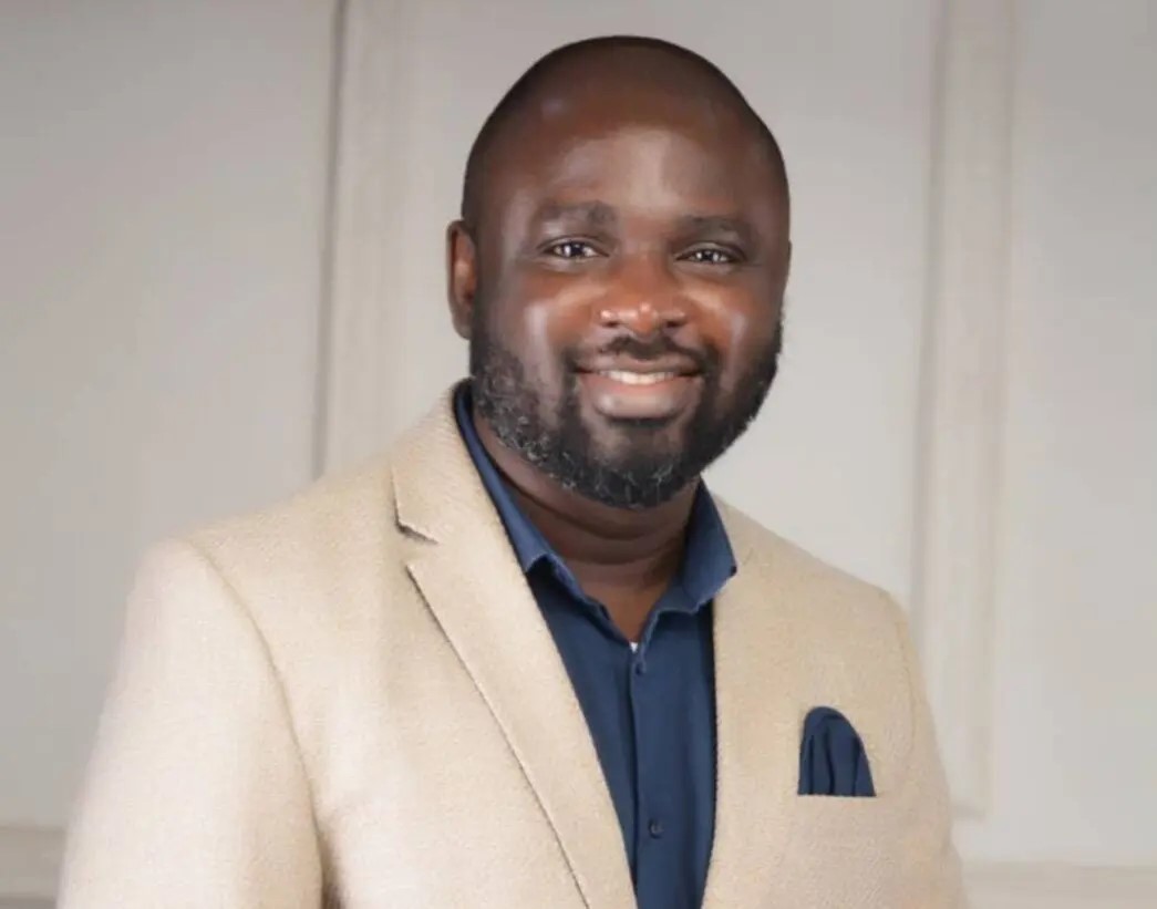  الدكتور أكينواندي بوديكومب