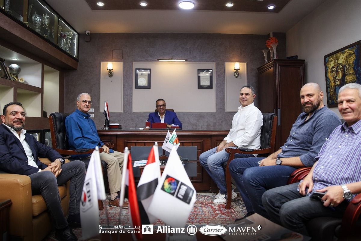 اتحاد السلة يبحث استعدادات استضافة مصر البطولة العربية للسيدات مع الاتحاد العربي