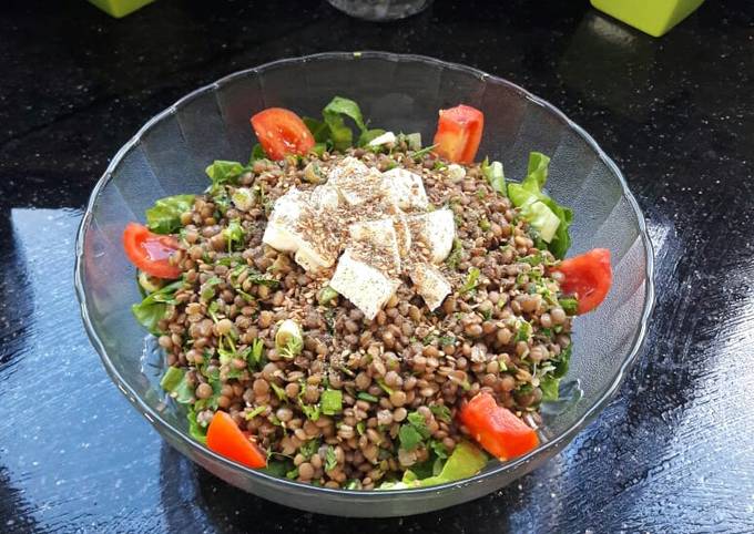 طريقة عمل سلطة عدس بالخضروات