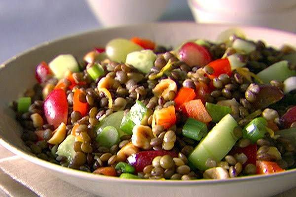 مقادير سلطة عدس بالخضروات