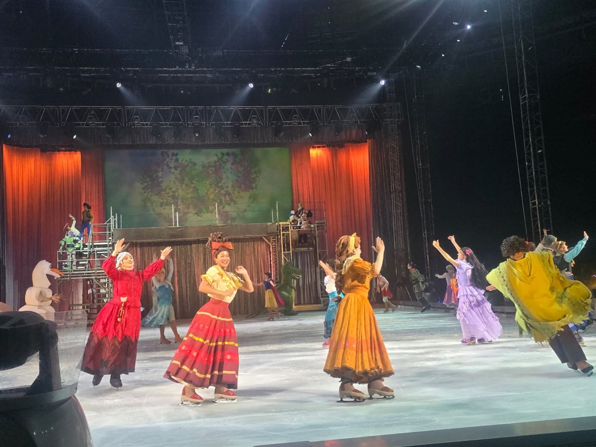 عروض ديزني أون آيس