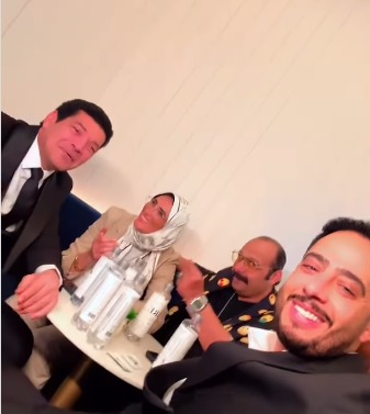 تامر حسني وصناع فيلم ريستارت يحتفلون بالعرض الخاص في السعودية