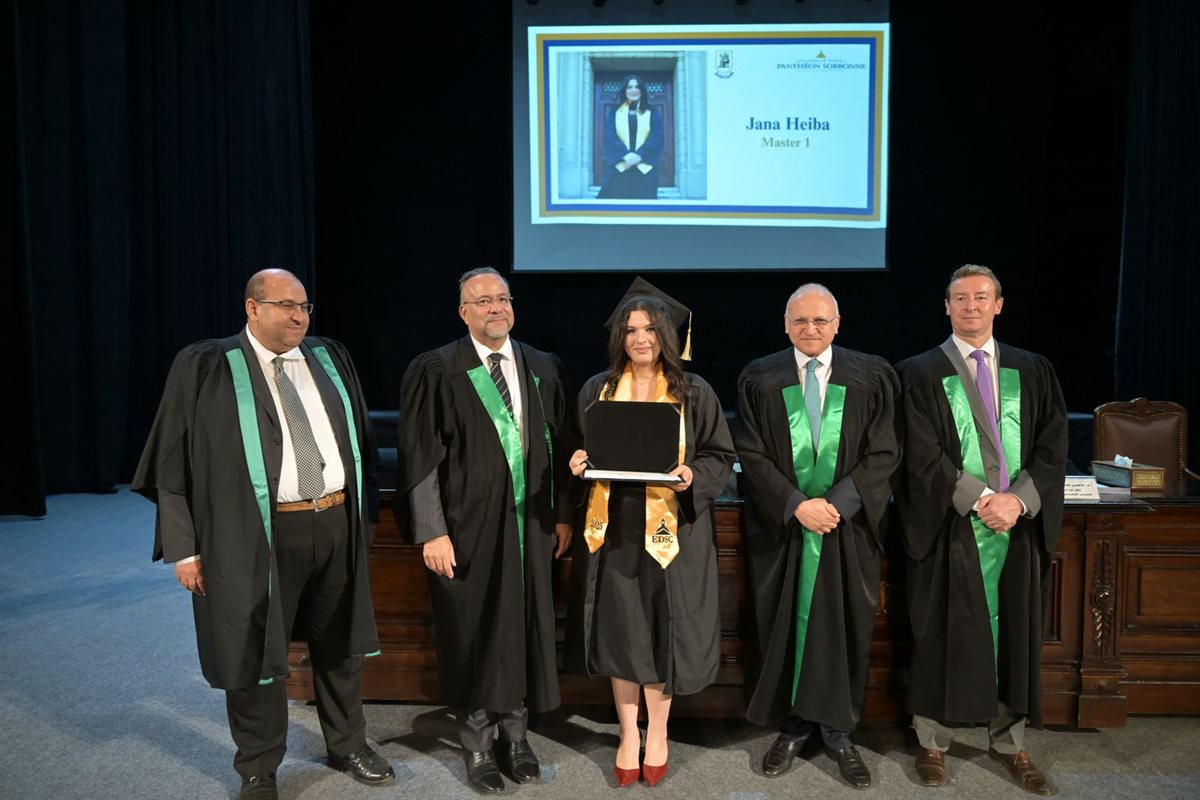 جانب من حفل التخرج