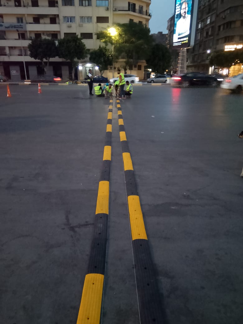 مطبّات تهدئة بعدد من النقاط بشارع جامعة الدول العربية&nbsp;