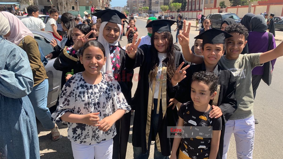 فرحة الطلاب بانتهاء الامتحانات ببورسعيد 