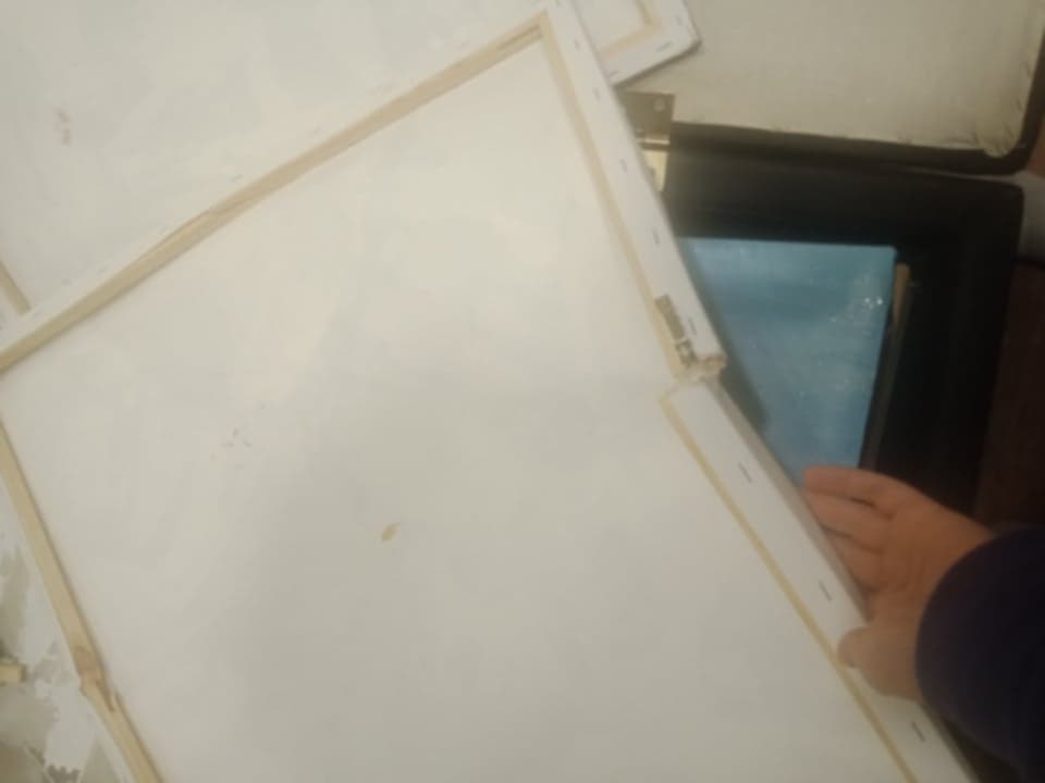 مقتنيات أية عادل مكسرة واسكرينات تهديد وعلامات تعذيب علي جسدها