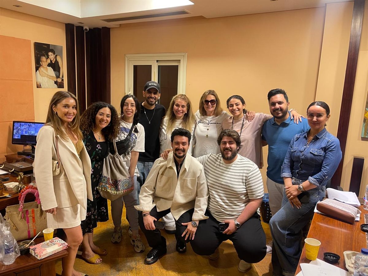 الفنانة يسرا