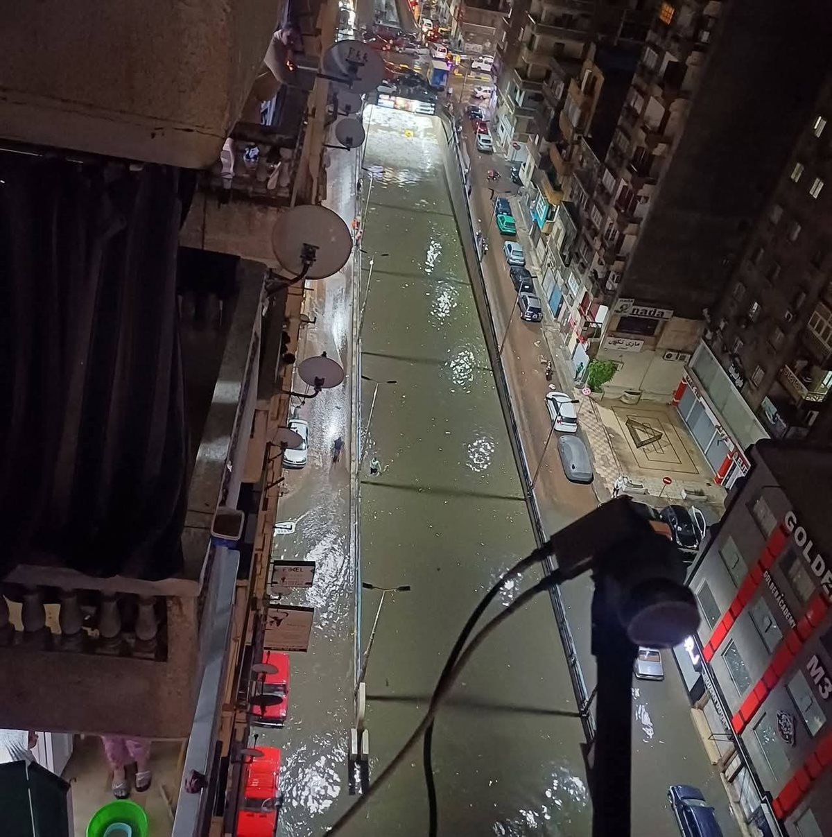 آثار تعرض الإسكندرية للأمطار والرياح