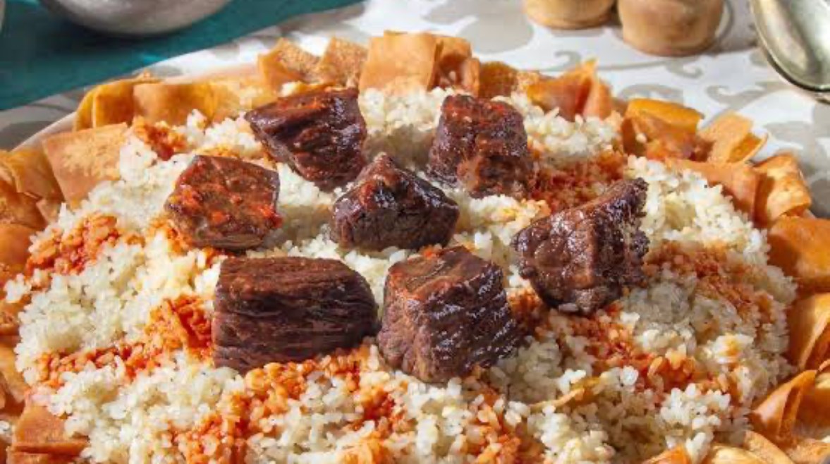 طريقة عمل الفتة بالخبز