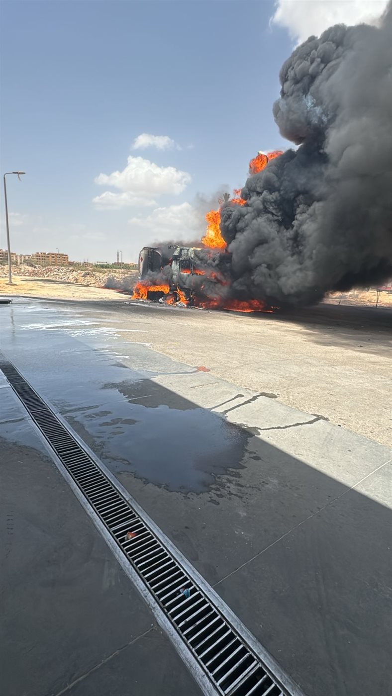 جانب من حريق بنزينة بالعاشر من رمضان 