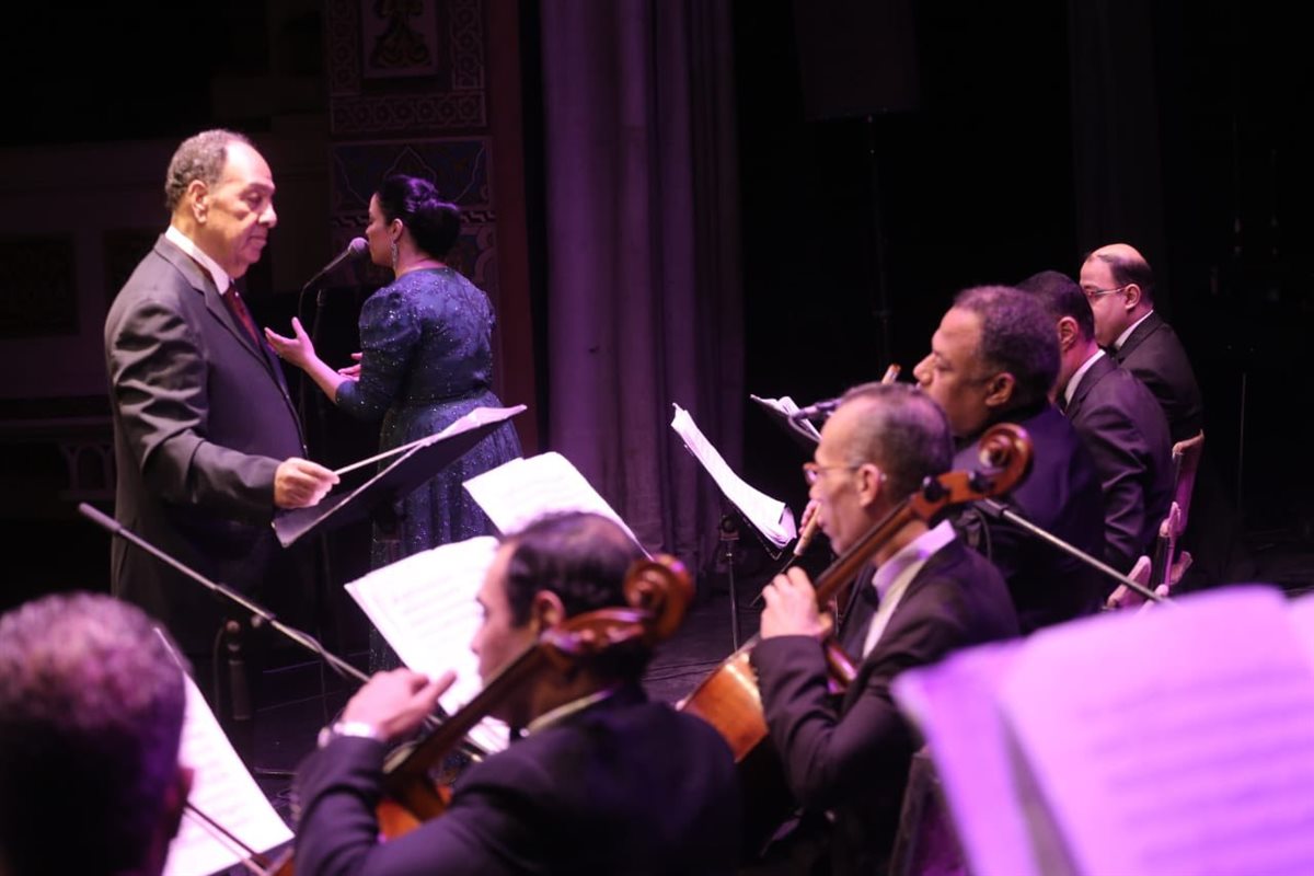 نجوم معهد الموسيقى العربي يتألقون أثناء تقديم حفل كلثوميات في عام أم كلثوم