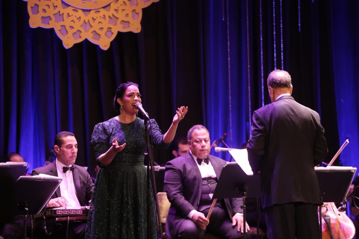 نجوم معهد الموسيقى العربي يتألقون أثناء تقديم حفل كلثوميات في عام أم كلثوم